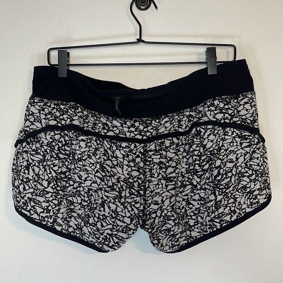 Lululemon Speed Short (2 1/2") 10 - Picture 5 of 8